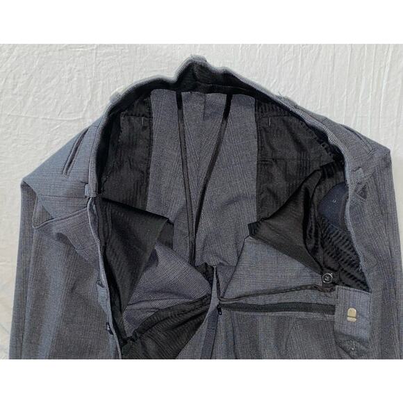 Stafford Performance Classic Fit Pleated/Cuffed Washable Dress Pants. 30X30 MINT - Picture 7 of 10